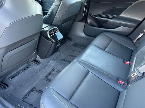 Used 2024 Lucid Air Touring image 11