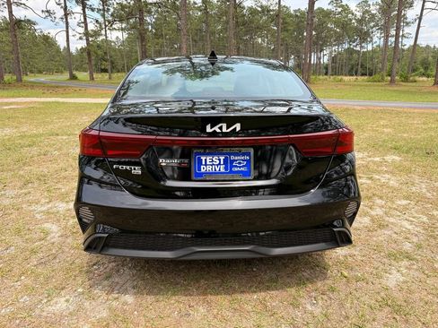 Used 2024 Kia Forte LX FWD image 4