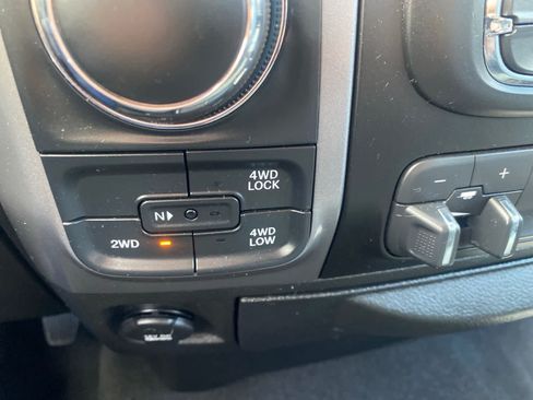 Used 2022 RAM 1500 Classic SLT w/ Electronics Group AWD/4WD image 16