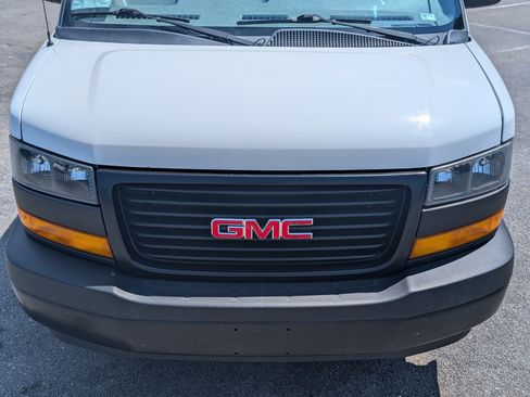 Used 2022 GMC Savana 3500 Extended w/ Driver Convenience Package RWD image 12