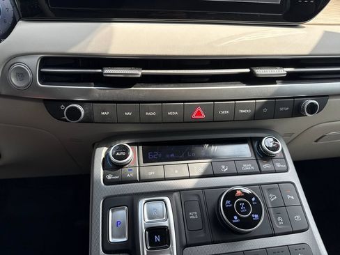 Certified 2024 Hyundai Palisade Limited AWD/4WD image 36