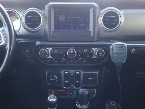 Used 2018 Jeep Wrangler Unlimited Rubicon image 34