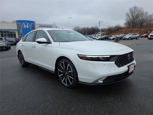 New 2026 Honda Accord Touring image 8