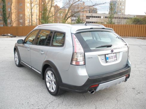 Used 2010 Saab 9-3 X image 6