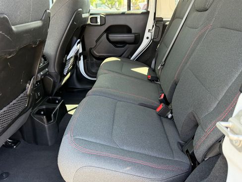 Used 2024 Jeep Wrangler Unlimited Rubicon image 44