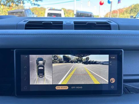 Used 2023 Land Rover Defender 110 X-Dynamic SE image 23