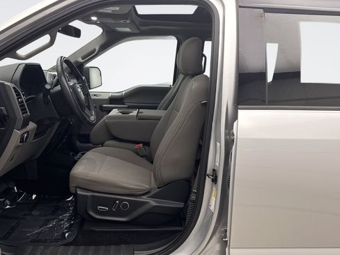 Used 2017 Ford F150 XLT w/ Equipment Group 302A Luxury AWD/4WD image 11