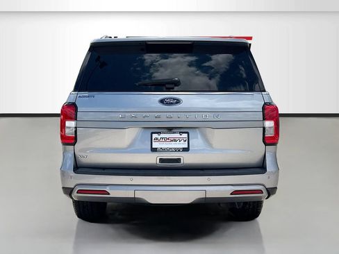 Used 2024 Ford Expedition XLT RWD image 6