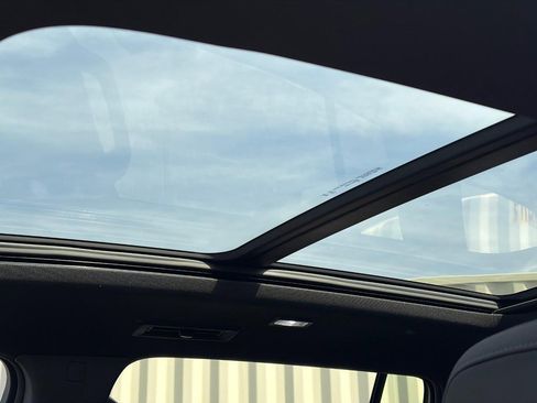 Used 2025 GMC Acadia Denali image 4