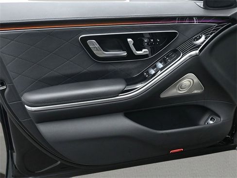 Used 2023 Mercedes-Benz S 580e 4MATIC Sedan image 9