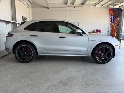 Used 2018 Porsche Macan Turbo AWD/4WD image 7