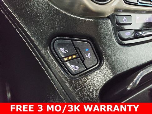 Used 2017 GMC Yukon XL Denali image 23