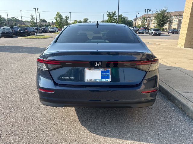 Certified 2025 Honda Accord SE image 3