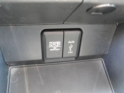 Used 2016 Honda Pilot Touring image 19