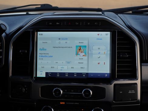 Used 2022 Ford F350 Platinum w/ FX4 Off-Road Package image 14