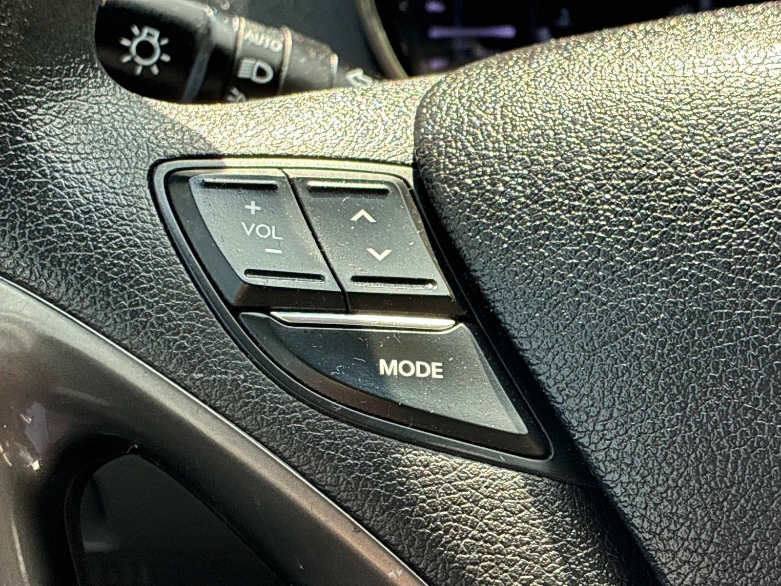 Used 2012 Hyundai Sonata Hybrid w/ Leather Pkg FWD image 23