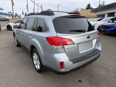 Used 2013 Subaru Outback 2.5i Premium image 3