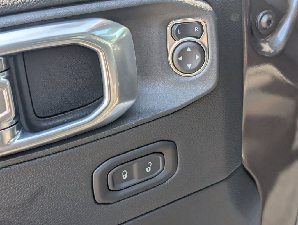 New 2026 Jeep Wrangler Unlimited Sahara AWD/4WD image 10