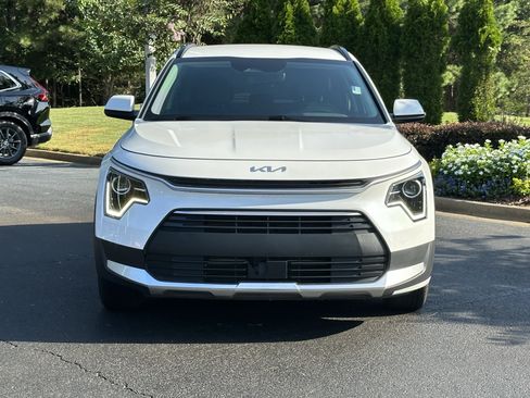 Used 2023 Kia Niro EX FWD image 3