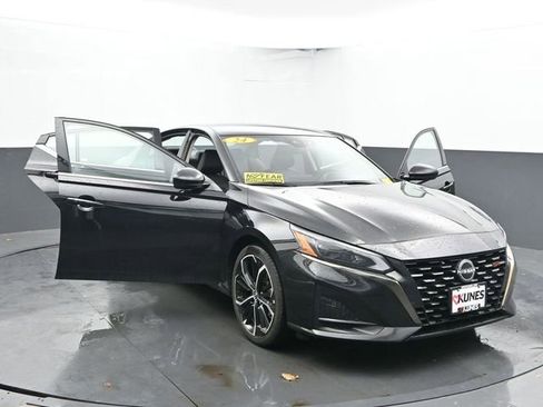 Used 2024 Nissan Altima 2.5 SR image 50
