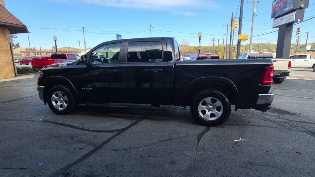 Used 2025 RAM 1500 Big Horn AWD/4WD image 7