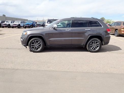 Used 2019 Jeep Grand Cherokee Limited w/ Trailer Tow Group IV image 2
