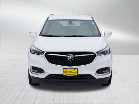 Used 2019 Buick Enclave Essence image 2