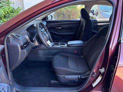 Used 2025 Nissan Sentra SV FWD image 21