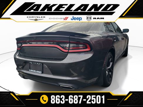 Used 2022 Dodge Charger SXT w/ Blacktop Package RWD image 4