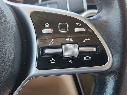 Used 2022 Mercedes-Benz GLC 300 4MATIC image 16