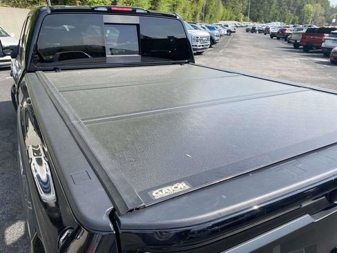 Used 2023 Nissan Titan PRO-4X image 13