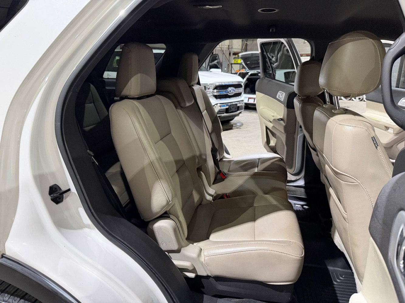 Used 2011 Ford Explorer XLT w/ 202A Rapid Spec Order Code FWD image 23