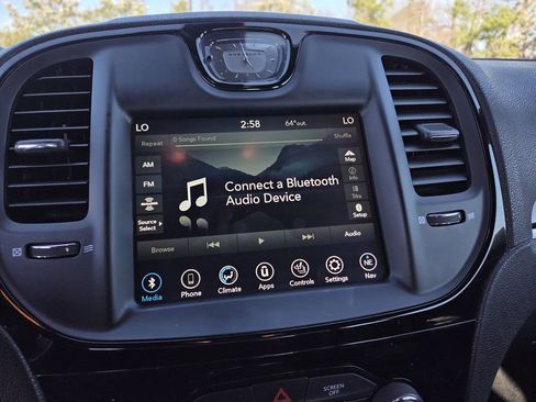 Used 2023 Chrysler 300 S image 9