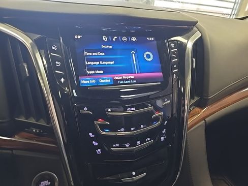 Used 2015 Cadillac Escalade Premium image 6