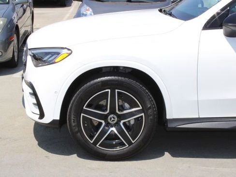 Used 2025 Mercedes-Benz GLC 300 image 4