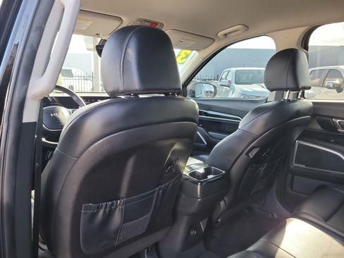 Used 2023 Kia Telluride LX FWD image 13