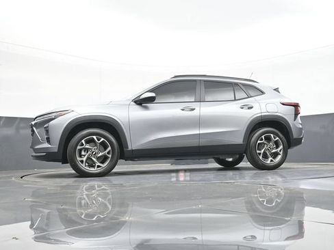New 2026 Chevrolet Trax LT w/ Driver Confidence Package FWD image 50