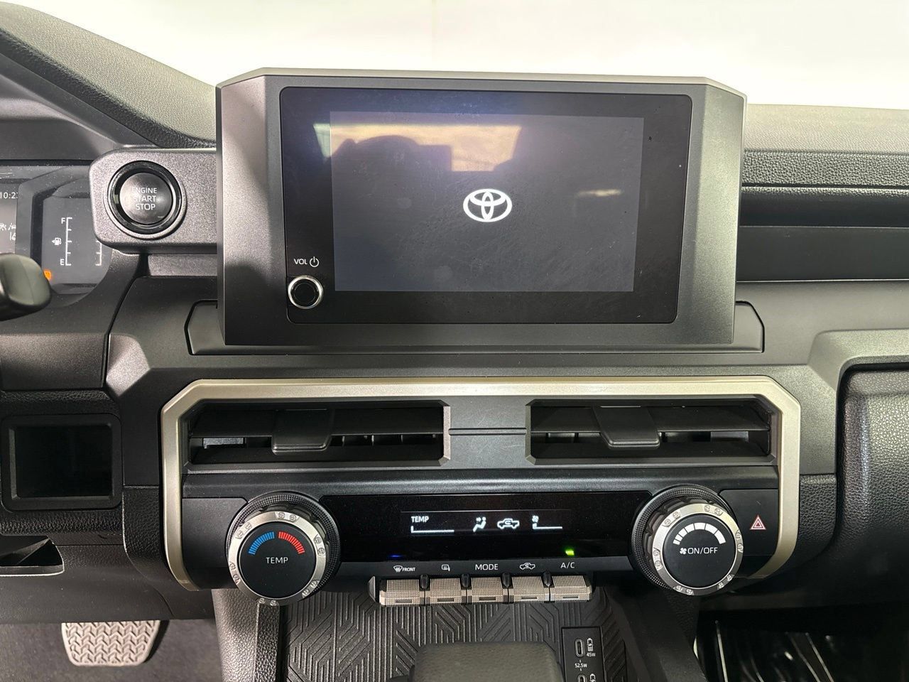 Used 2024 Toyota Tacoma SR RWD image 18