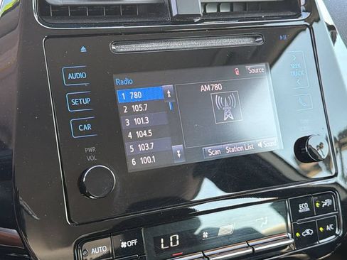 Used 2019 Toyota Prius LE AWD/4WD image 15