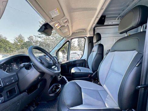 Used 2026 RAM ProMaster 2500 w/ Convenience Group FWD image 11