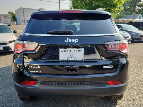 Used 2018 Jeep Compass Latitude w/ Popular Equipment Group AWD/4WD image 5