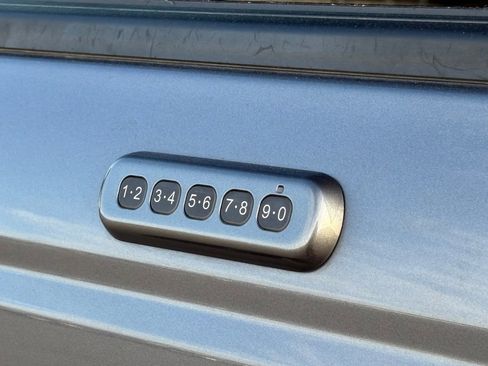 Used 2023 Ford Bronco Black Diamond w/ Sasquatch Package image 11