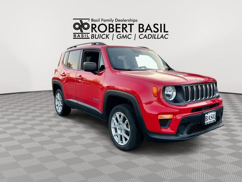 Used 2019 Jeep Renegade Sport w/ Sport Appearance Group AWD/4WD image 2