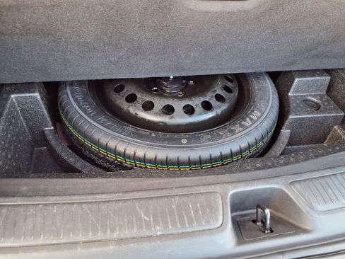 Used 2023 Buick Envision Avenir AWD/4WD image 37