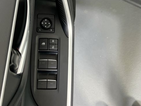 Used 2022 Toyota RAV4 XLE w/ Convenience Package AWD/4WD image 17