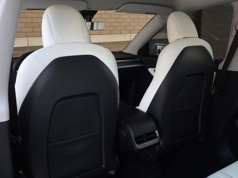 Used 2020 Tesla Model Y Long Range AWD/4WD image 19