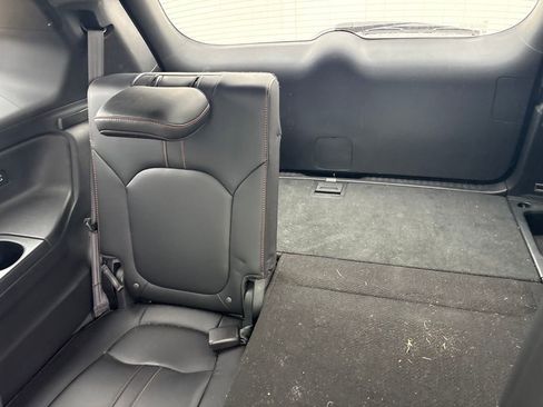 Used 2025 Honda Pilot TrailSport image 13