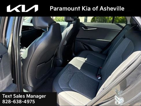 New 2025 Kia Niro SX image 23