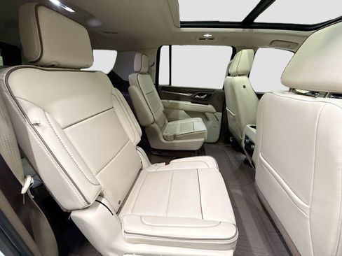 Used 2021 GMC Yukon XL Denali w/ Denali Premium Package AWD/4WD image 32