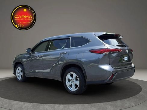 Used 2020 Toyota Highlander L FWD image 3